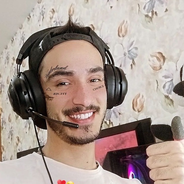 Pooori avatar