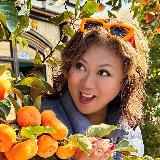 Аватарка канала Наталья Тен с вилкой в чемодане