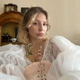 Аватарка канала present is perfect