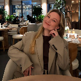 Аватарка канала "Юлия Светличная | книги и жизнь"