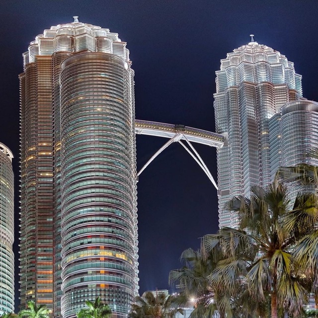 R21KL Life & City avatar