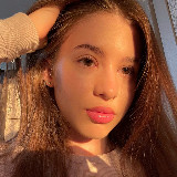 Аватарка канала очень много косметики