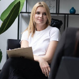 Аватарка канала Связи, которые держат